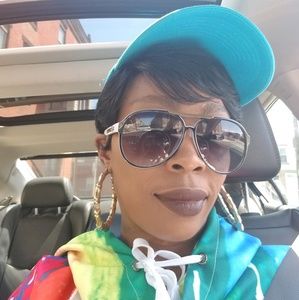 Meet your Posher, Nakia